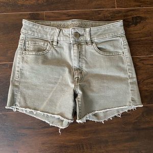 AMERICAN EAGLE • Cut Off Shorts
